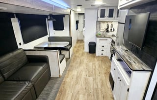 Only 99 weekday special,Sleeps 9,2 bed,1.5 bath