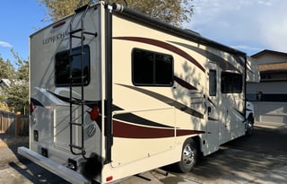 2018 Forest River Coachmen Leprechaun, Sleeps 8