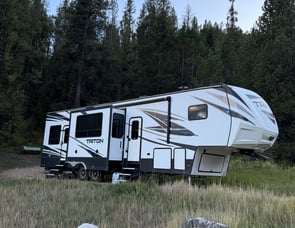 Dutchmen RV Voltage V3305