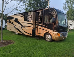 Fleetwood RV Pace Arrow 38P