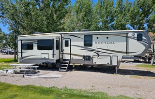 2018 Keystone Montana 3921FB Fifth Wheel