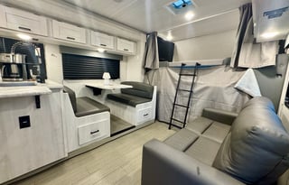 Rhonda The Road Queen - 2022 East to West Entrada