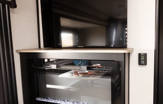 2021 Cherokee Grey Wolf 23MK