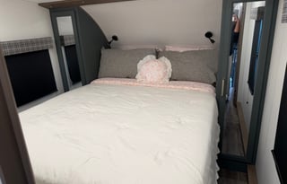 Luxury Eddie Bauer 5th Wheel Delivery no pick up