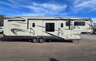 2018 Jayco North Point 381FLWS