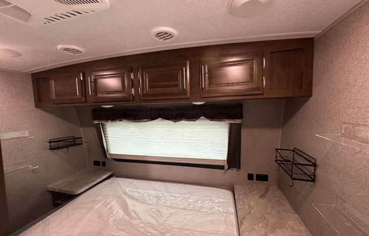 Bedroom- queen bed and clothes storage/closet space