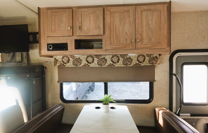 dinette turns into a bed perfect for the little ones.