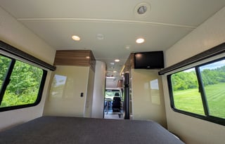 Itasca Navion | Classy Mercedes RV with 2 slides