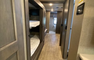 Sleeps 8 ~ 2 FULL baths! - FINDING CLARA-T!