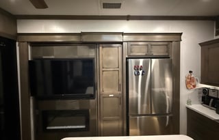 2023 Fifth Wheel RiverStone 45BATH DELIVERY ONLY