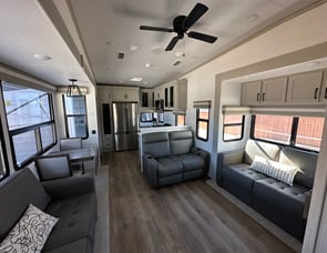 Palomino Columbus 384RK