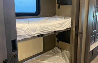 Sleeps 8 ~ 2 FULL baths! - FINDING CLARA-T!