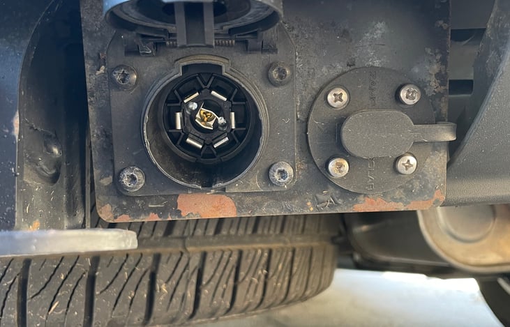 trailer lighting connection