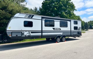 Ultimate Retreat on Wheels - Sleeps up to 10