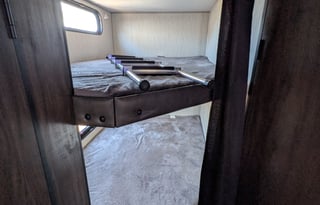 2021 Forest River 28DT – Sleeps 9!