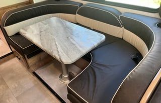 Family Fun-mobile -2021 Coachmen Leprechaun 319MB