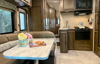 2019 Coachmen RV Freelander 26DS - Low miles