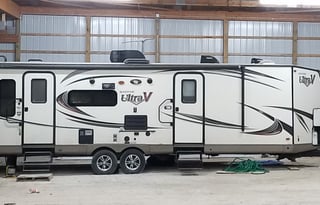 2016 Rockwood Ultra V by Forrest river