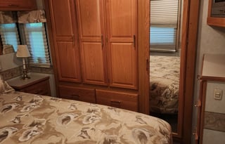 2005 Winnebago Journey 36M