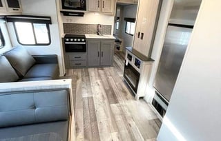 2022 Sundance 294BH 2 bedroom sleeps 10