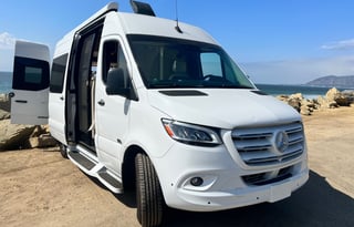 "Baby Beluga" 20ft MB Sprinter Glampervan