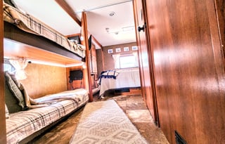 Renovated! "Lucky" the Leprechaun *Sleeps 10*