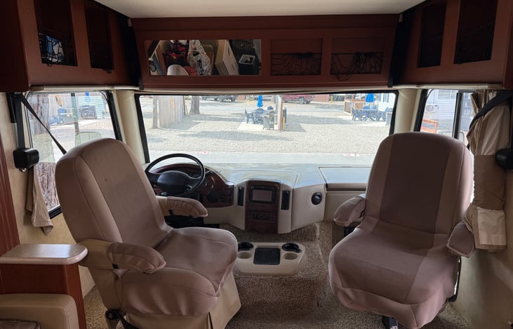 Captains and passengers chairs swiveled to join the fun