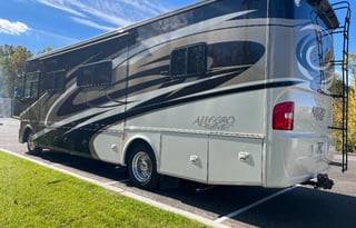 2015 Tiffin Motorhomes Allegro 31 SA