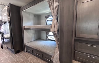 Georgetown Bunkhouse Two Full Bath and King Bed
