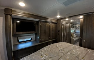 2022 32ls fully stocked and family friendly.