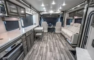 T2022 CONVENIENT & EASY TO DRIVE RV!!! GEORGE TOWN