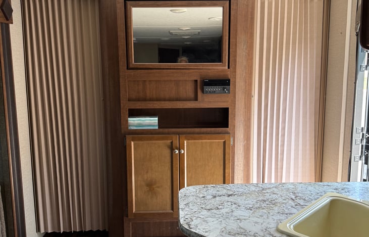 TV/Mirror in Common Area - master bedroom doors closed