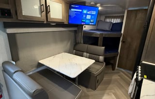 Travel trailer | Fits 8 Comfortably | Delivery ✅