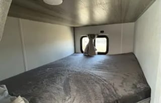 2025 Wildwood Wanderer Light Sleeps 6 double bunks