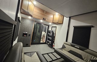 Nitro XLR Toy Hauler Sleeps 10,solar ,Rear patio