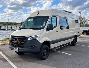 Mercedes Benz Mercedes Benz Sprinter 2500 AWD 170" High Roof