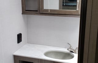 32ft 2023 Conquest Class-C RV - Pet Friendly!