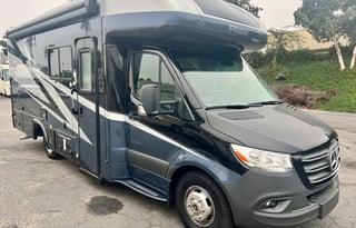 C4-*NEW* 2023 Prism Mercedes Luxury Rv - Sleeps 6