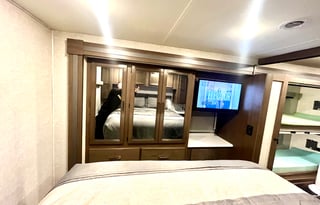 Get Out of Town 2022 Thor Windsport 34J