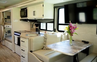 BRAND NEW Family Friendly Class A RV, Sleeps 8