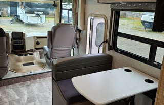 2022 Thor Windsport!  Road Trip Dream Coach!