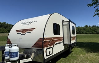 Lil Red Vintage Cruiser RV