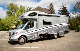 Winnebago Navion - Luxury Meets Adventure