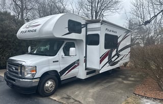 2023 Thor w/large slide out - Make Treasured Times