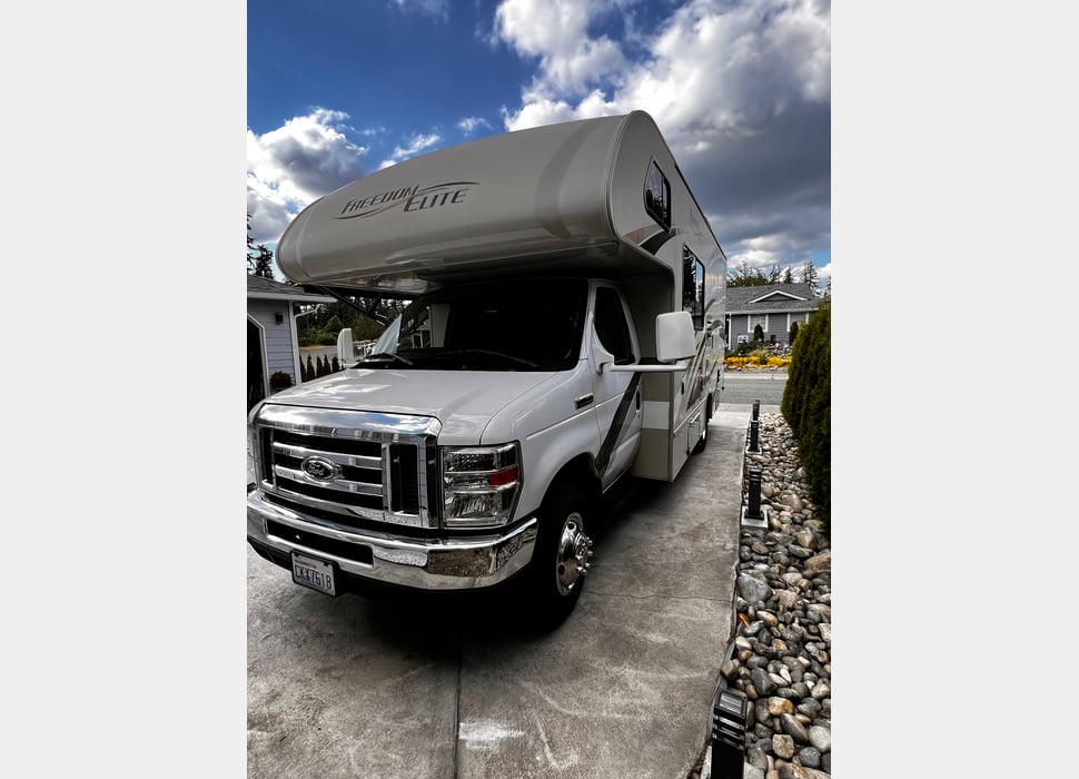 Class C Motor Home rentals in Brier
