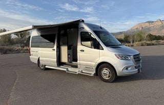 Luxury 2022 Pleasure-Way Plateau FL