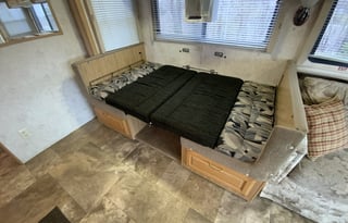 2000 Fleetwood RV Bounder