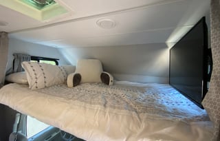 Home2Go - 2022 Forest River Sunseeker LE 2850SLE