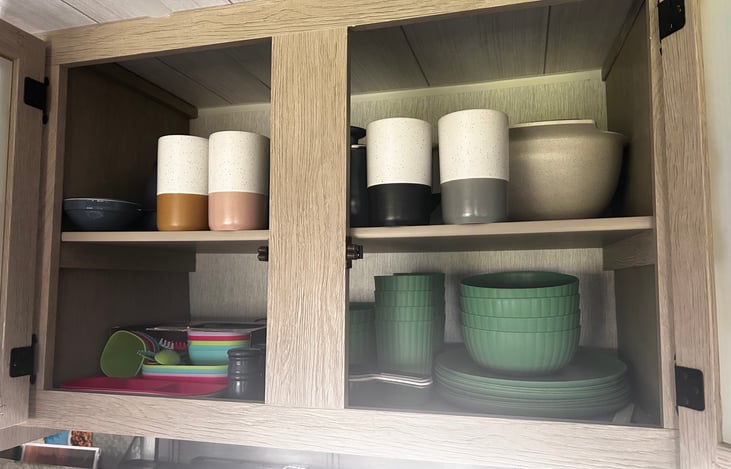 Fully equipped kitchen. Including service ware, plates, cups, blender, mixer, hot and iced coffee maker.