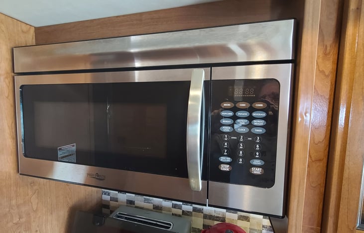 Combination microwave/oven